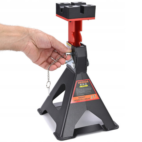 D2437 Stalci za auto od 3 t s dodatnim osiguračem